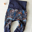 Load image into Gallery viewer, Pantalon évolutif bébé et enfant Forêt Nocturne