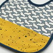 Charger l'image dans la galerie, Bavoir imperméable Ours polaire Les Fantaisies de Malou