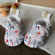 Charger l'image dans la galerie, Copie de Chaussons souple bébé Violet taille 0-6 mois polaire Les Fantaisies de Malou