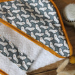 Load image into Gallery viewer, Sortie de bain bébé + gant de toilette Ahglagla Les Fantaisies de Malou