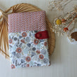 Charger l'image dans la galerie, protège carnet de santé English garden fleur designer personnalisable créatrice bébé textile Weyersheim fabriqué en Alsace les fantaisies de Malou
