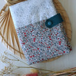 Load image into Gallery viewer, Protège carnet de santé molletonné Fleurs bleues et grises Les Fantaisies de Malou