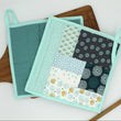 Charger l'image dans la galerie, Set de 2 maniques Patchwork bleu clair Les Fantaisies de Malou