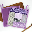Charger l'image dans la galerie, Set de 2 maniques Patchwork mauves Les Fantaisies de Malou