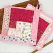 Charger l'image dans la galerie, Set de 2 maniques Patchwork roses Les Fantaisies de Malou