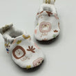 Load image into Gallery viewer, Chaussons souple bébé Lions Les Fantaisies de Malou
