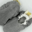 Charger l'image dans la galerie, Chaussons souples bébé unisexe Velour gris, taille 6-12 mois Les Fantaisies de Malou
