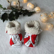 Load image into Gallery viewer, Bottines souples Bottes de Noël (chaussons montants fourrés) Taille 0-6M Les Fantaisies de Malou
