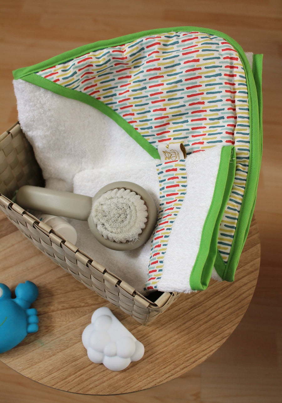 Sortie de bain bébé + gant de toilette Traits verts Les Fantaisies de Malou